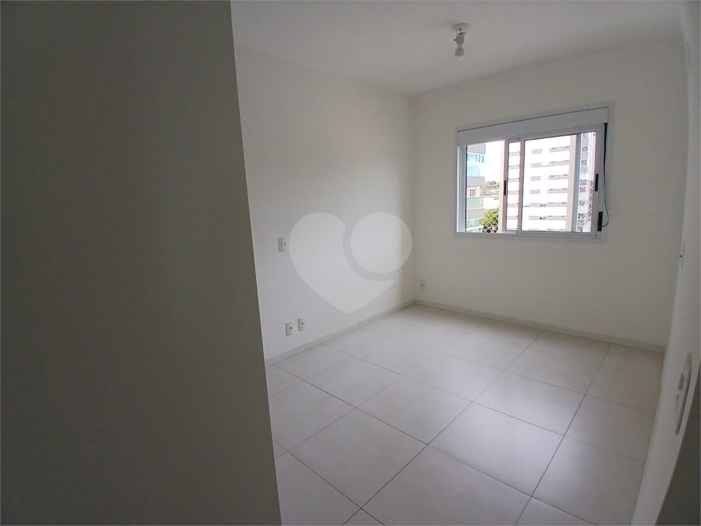 Apartamento para alugar com 3 quartos, 93m² - Foto 26