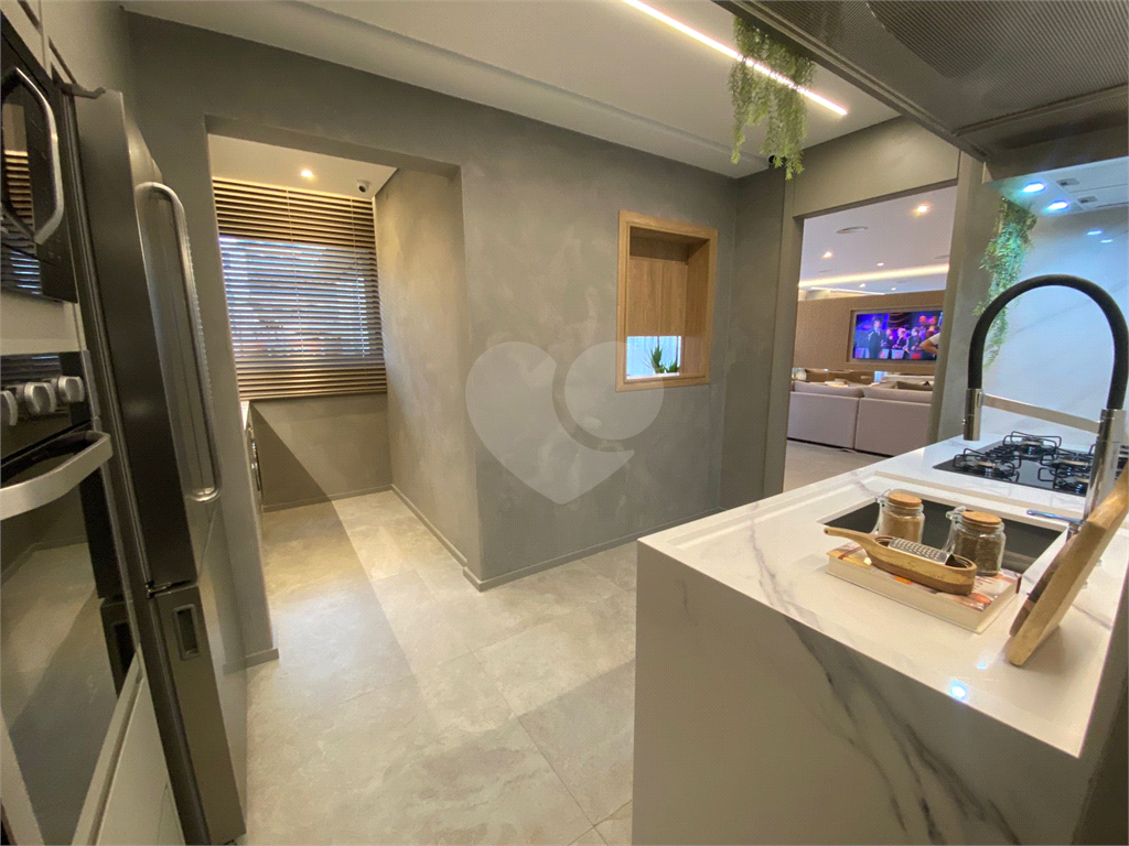 Apenas 300mtrs metro Paraiso. Apartamento com 3 suites, opcao de 4 dormitorios e 2 suites com 2 vaga