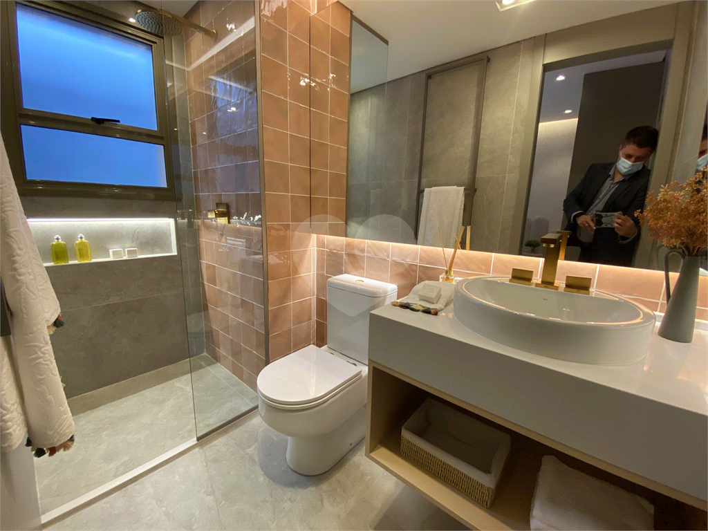 Apenas 300mtrs metro Paraiso. Apartamento com 3 suites, opcao de 4 dormitorios e 2 suites com 2 vaga