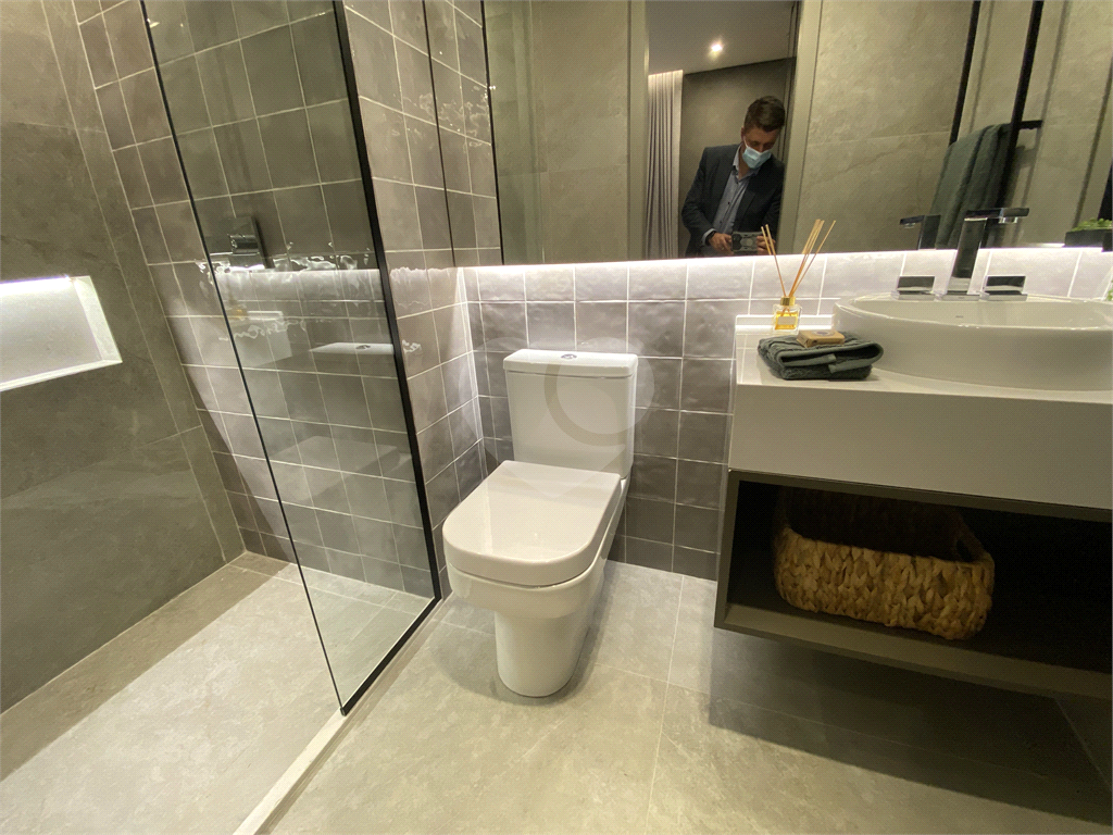 Apenas 300mtrs metro Paraiso. Apartamento com 3 suites, opcao de 4 dormitorios e 2 suites com 2 vaga