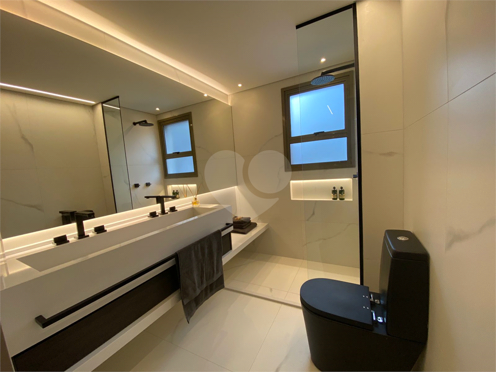 Apenas 300mtrs metro Paraiso. Apartamento com 3 suites, opcao de 4 dormitorios e 2 suites com 2 vaga