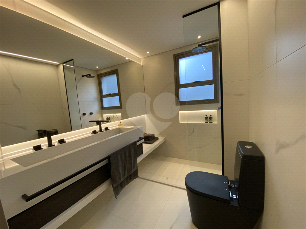 Apenas 300mtrs metro Paraiso. Apartamento com 3 suites, opcao de 4 dormitorios e 2 suites com 2 vaga