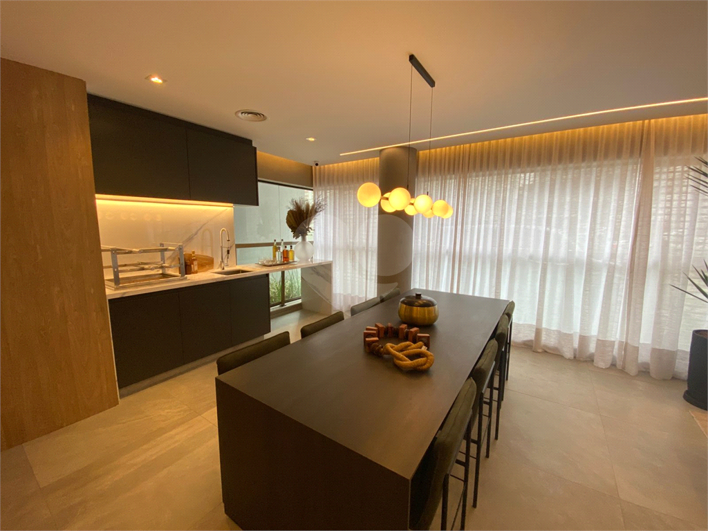 Apenas 300mtrs metro Paraiso. Apartamento com 3 suites, opcao de 4 dormitorios e 2 suites com 2 vaga