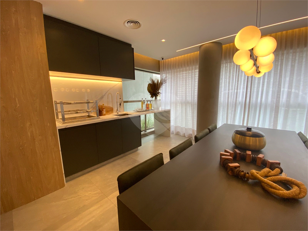 Apenas 300mtrs metro Paraiso. Apartamento com 3 suites, opcao de 4 dormitorios e 2 suites com 2 vaga