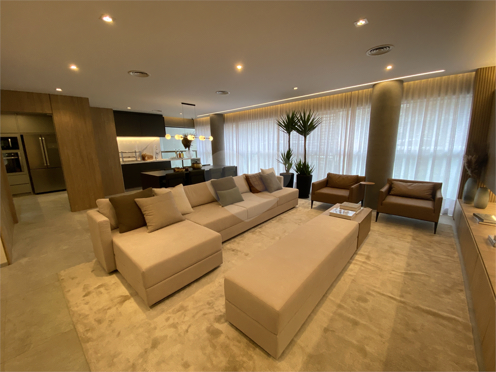 Apenas 300mtrs metro Paraiso. Apartamento com 3 suites, opcao de 4 dormitorios e 2 suites com 2 vaga