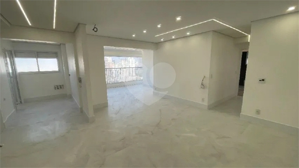 Apartamento novo com varanda gourmet à venda no Tatuapé