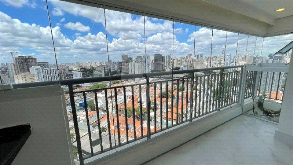 Apartamento novo com varanda gourmet à venda no Tatuapé