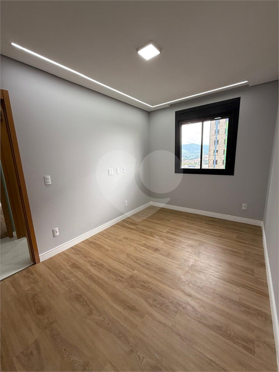 Apartamento à venda com 2 quartos, 69m² - Foto 17