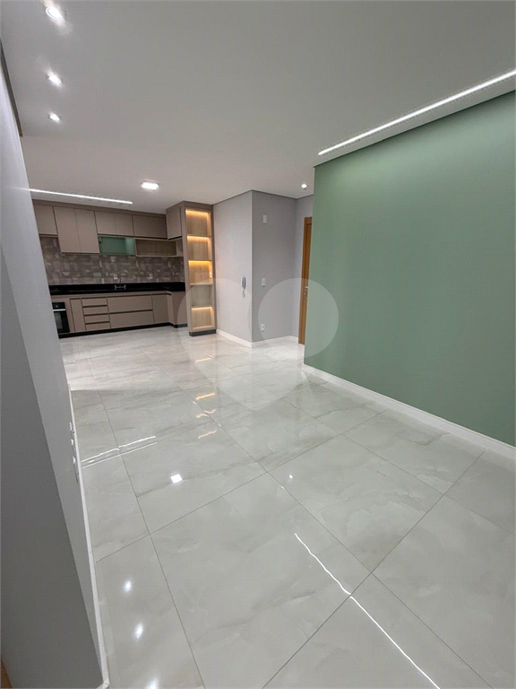 Apartamento à venda com 2 quartos, 69m² - Foto 2