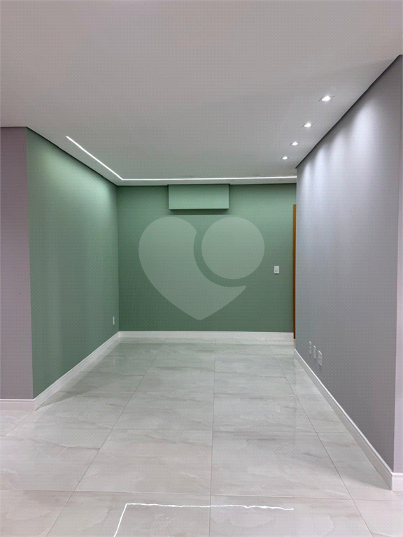 Apartamento à venda com 2 quartos, 69m² - Foto 4