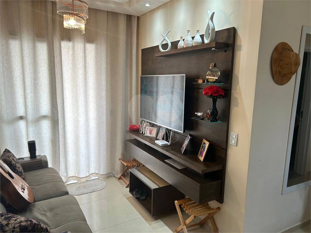 Apartamento à venda com 2 quartos, 64m² - Foto 3