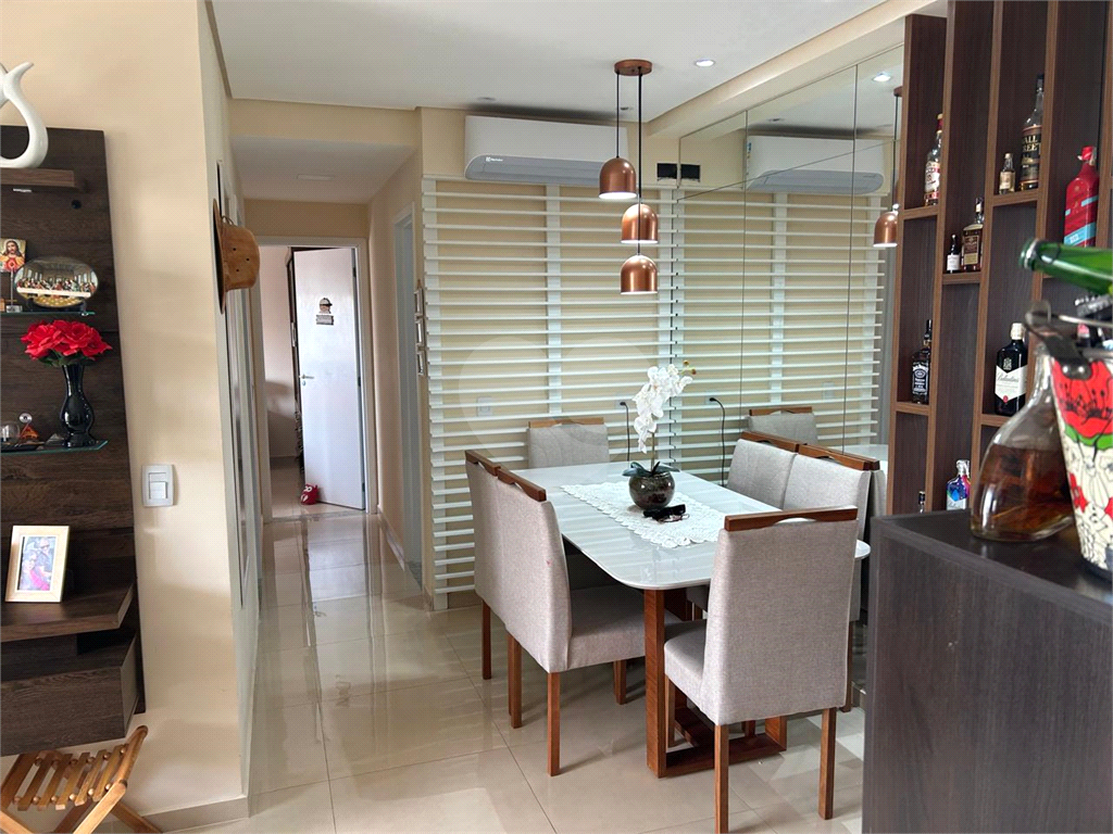 Apartamento à venda com 2 quartos, 64m² - Foto 8