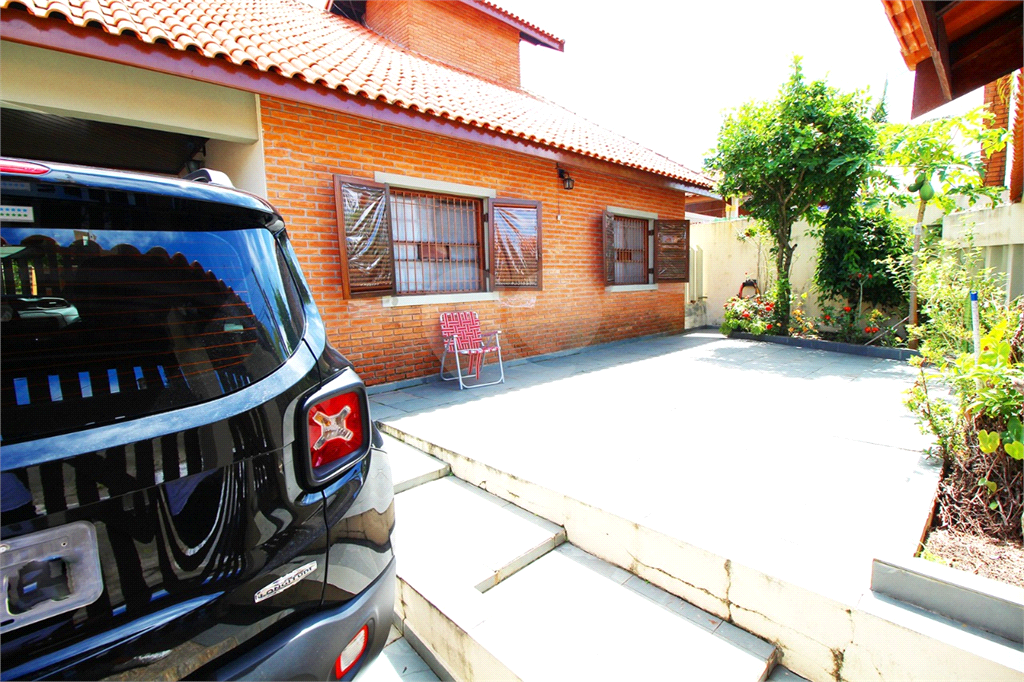  casa à venda em Peruíbe, (cidade Nova) com piscina, a aproximadamente 750 metros da praia 