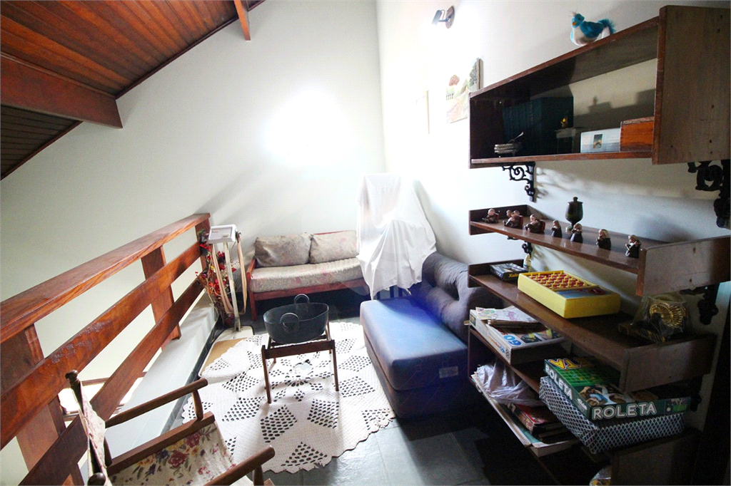  casa à venda em Peruíbe, (cidade Nova) com piscina, a aproximadamente 750 metros da praia 
