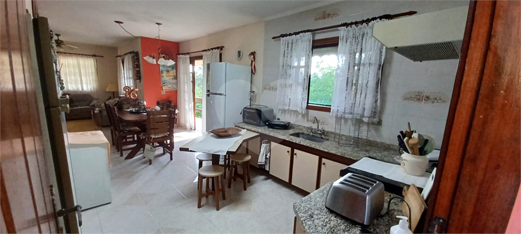 Casa de Condomínio à venda com 3 quartos, 200m² - Foto 10