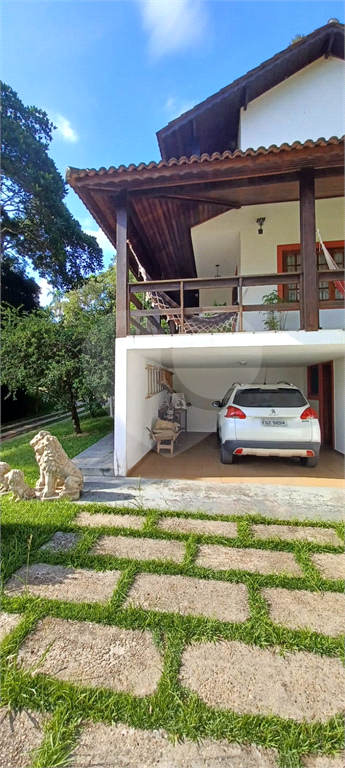 Casa de Condomínio à venda com 3 quartos, 200m² - Foto 2