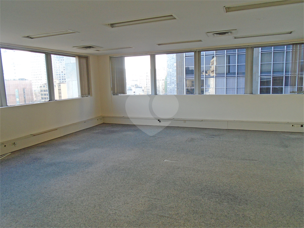 Sala Comercial para Venda com 171 m2 no Centro de São Paulo
