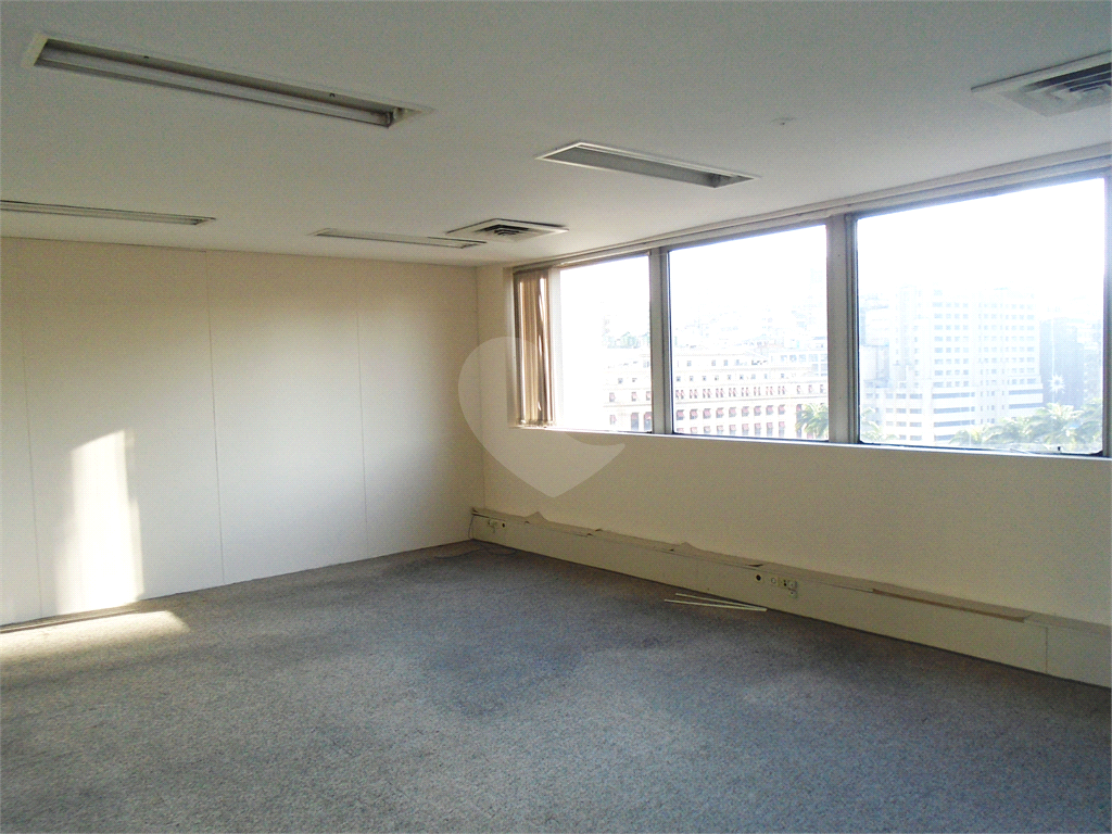 Sala Comercial para Venda com 171 m2 no Centro de São Paulo