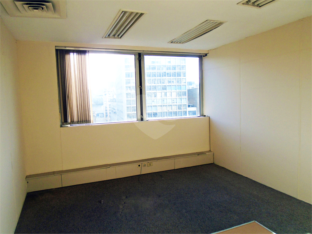 Sala Comercial para Venda com 171 m2 no Centro de São Paulo
