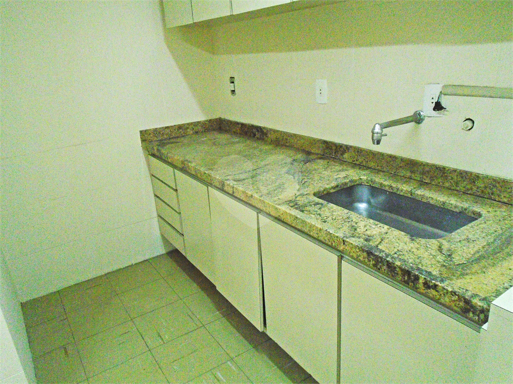 Sala Comercial para Venda com 171 m2 no Centro de São Paulo