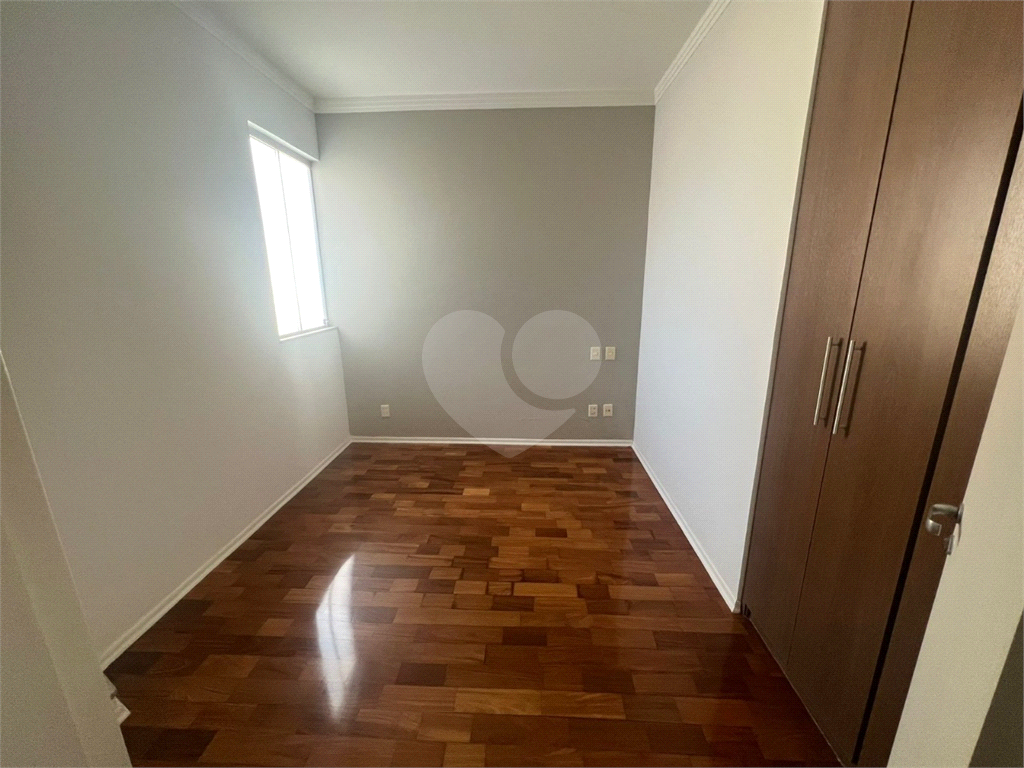 Casa de Condomínio para alugar com 4 quartos, 284m² - Foto 20