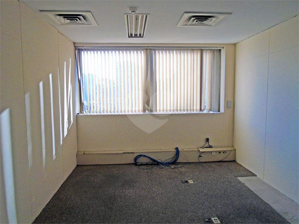 Sala comercial para venda com 83 m2 na Bela Vista