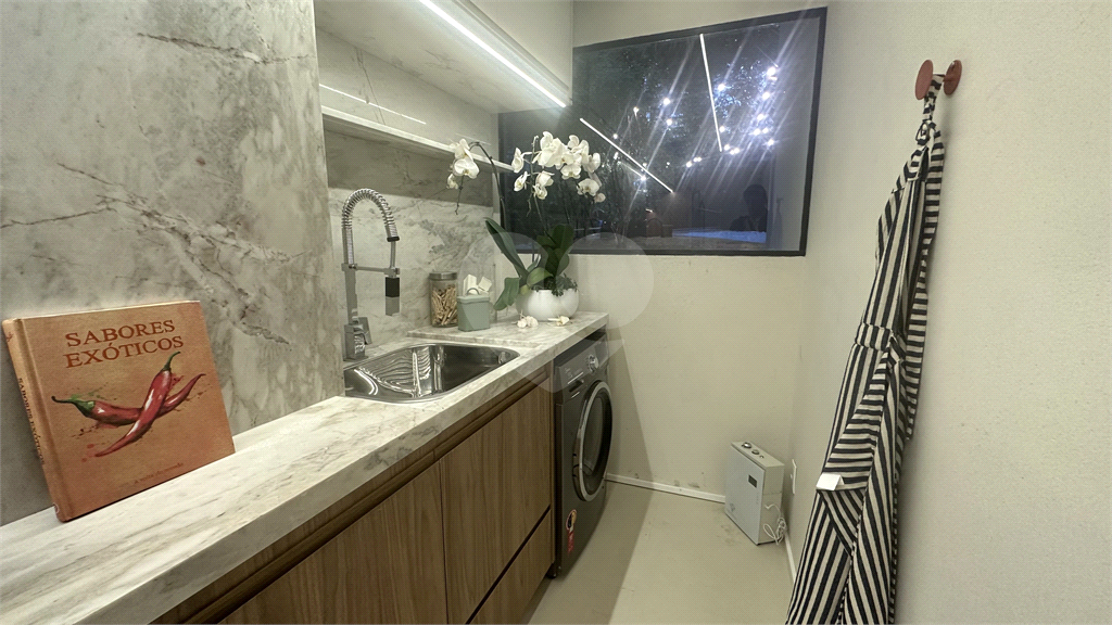  Venda - Apartamento de 3 Dormitórios com Sala Ampliada
