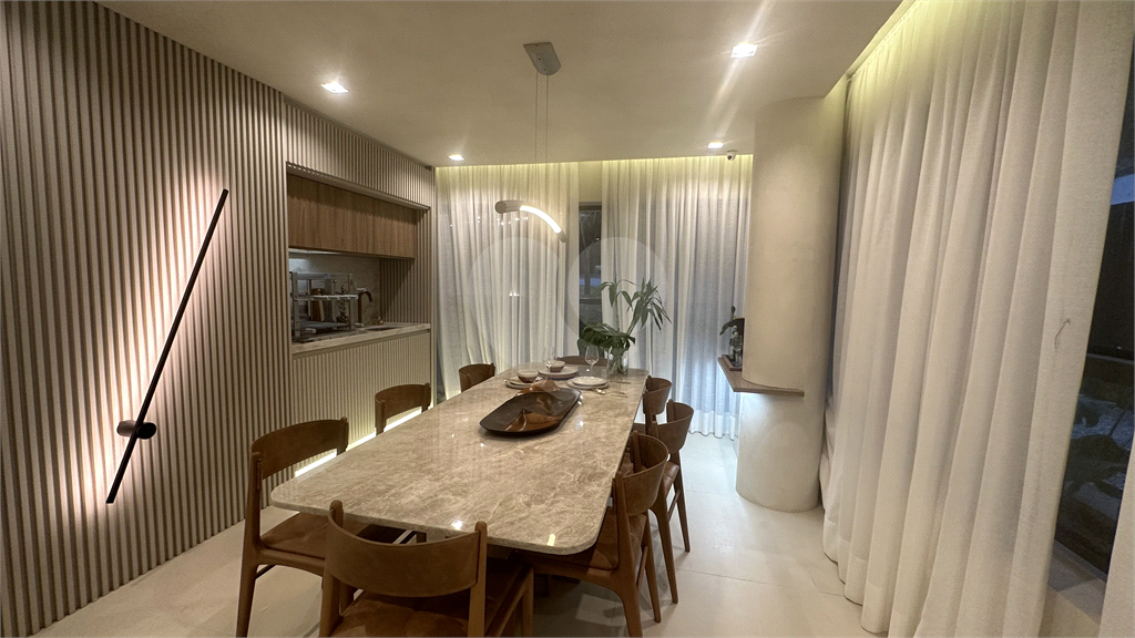  Venda - Apartamento de 3 Dormitórios com Sala Ampliada