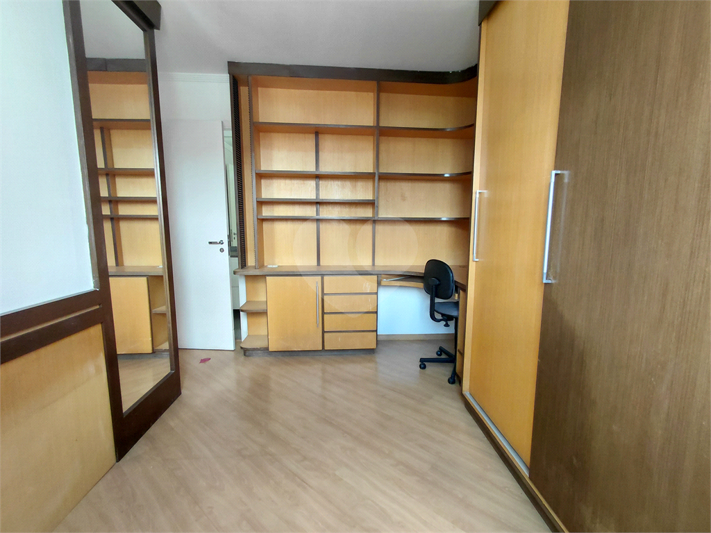 Imóvel de 126m² com sala ampla, 3 quartos, sendo 2 suítes, 3 vagas lazer completo Vila Romana