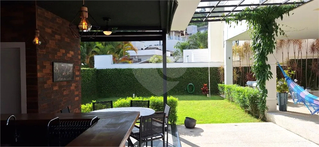 Casa de Condomínio à venda com 3 quartos, 328m² - Foto 2