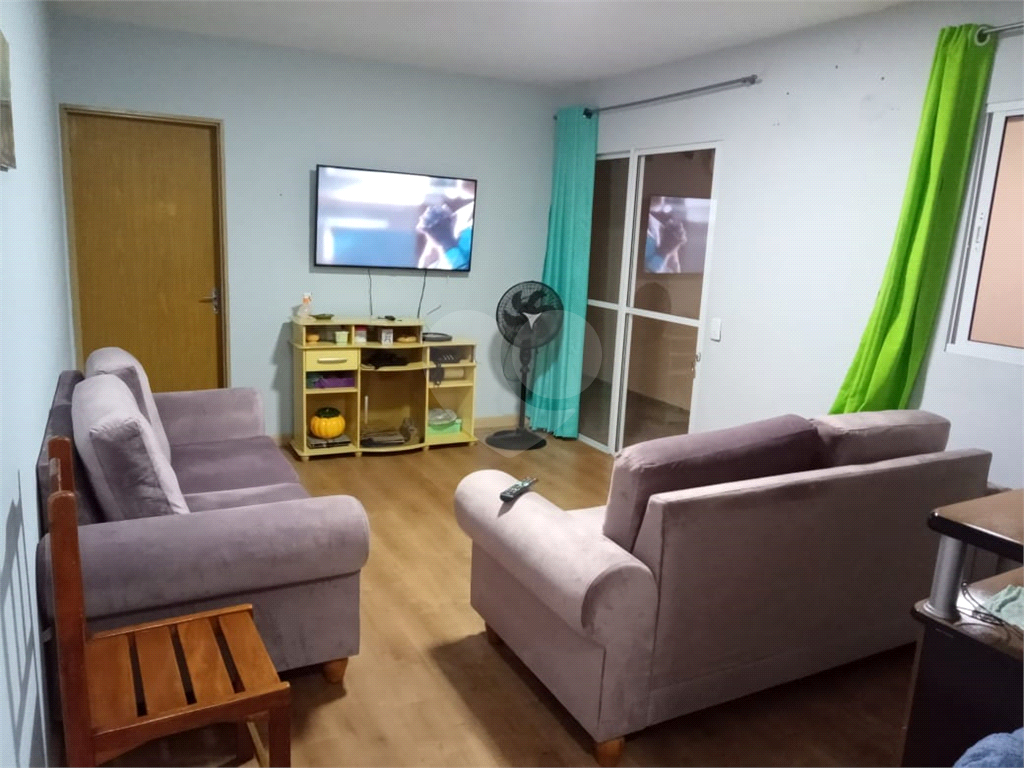 Casa à venda com 2 quartos, 125m² - Foto 1