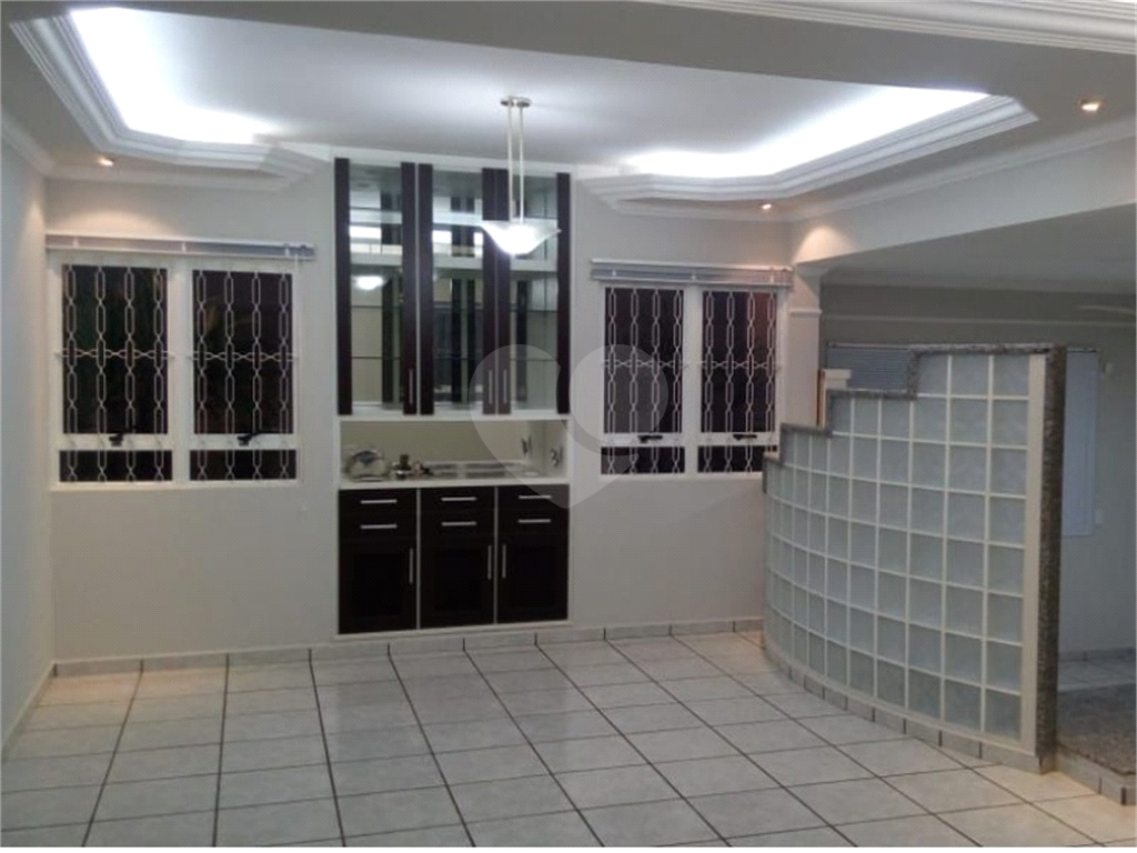 Casa para alugar com 3 quartos, 260m² - Foto 17