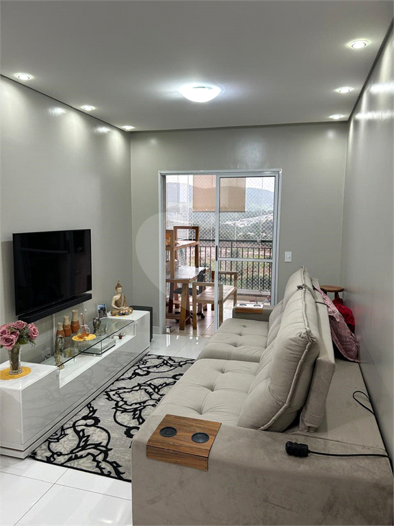Apartamento à venda com 2 quartos, 62m² - Foto 1