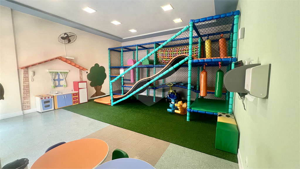 Imóvel de 190m² com sala ampla conectada a varanda gourmet 3 suítes lazer completo 4 vagas Perdzes 