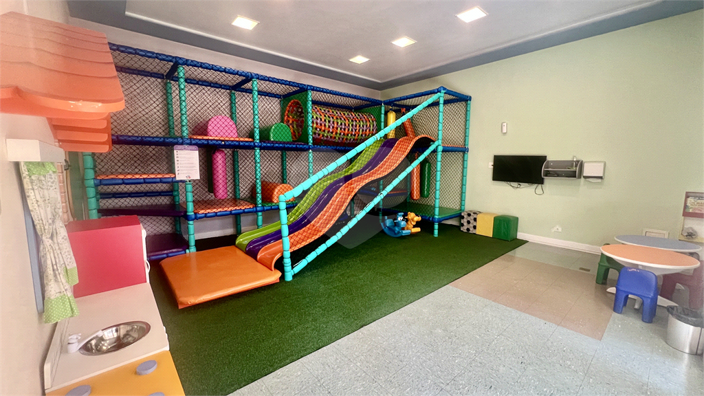 Imóvel de 190m² com sala ampla conectada a varanda gourmet 3 suítes lazer completo 4 vagas Perdzes 