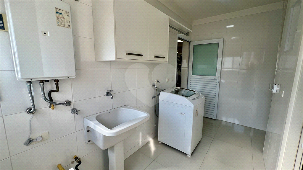 Imóvel de 190m² com sala ampla conectada a varanda gourmet 3 suítes lazer completo 4 vagas Perdzes 