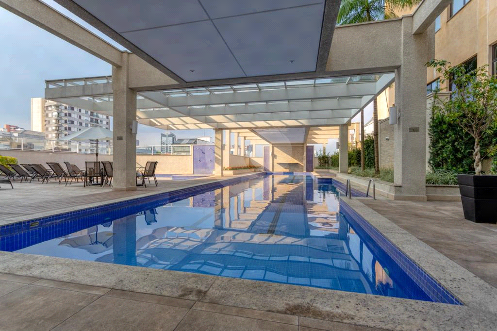 Imóvel de 190m² com sala ampla conectada a varanda gourmet 3 suítes lazer completo 4 vagas Perdzes 