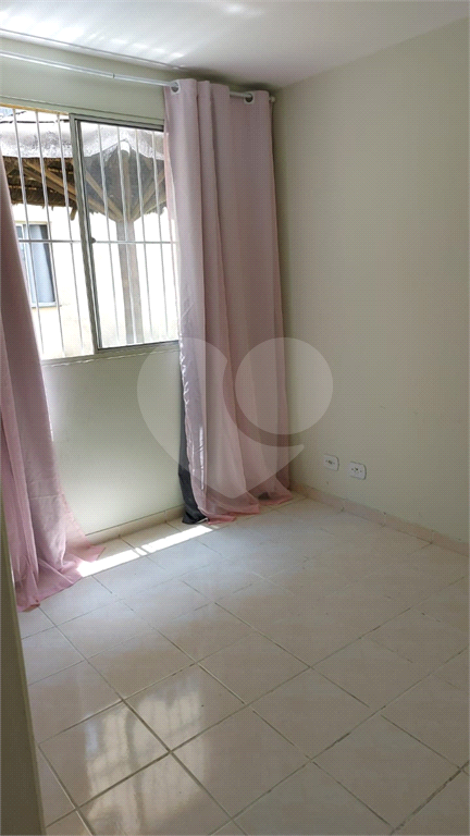 VENDA - Apartamento Térreo no Centro de Guaianases: 2 dormitórios | 1 vaga 
