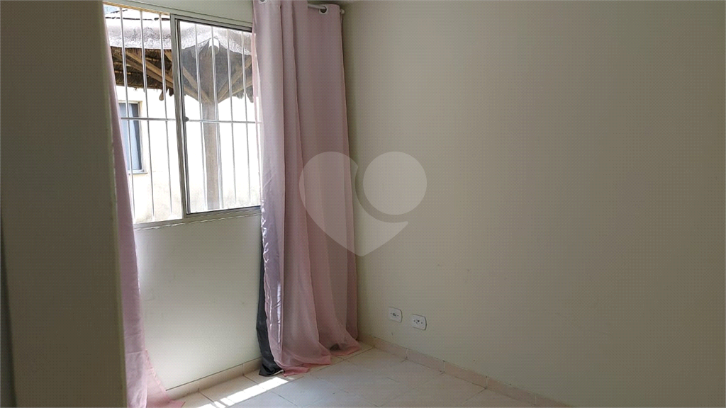 VENDA - Apartamento Térreo no Centro de Guaianases: 2 dormitórios | 1 vaga 
