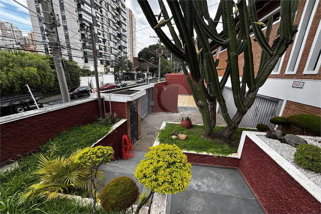 Sobrado com 762 m² de terreno  com 4 dormitórios e 4 vagas em Santana