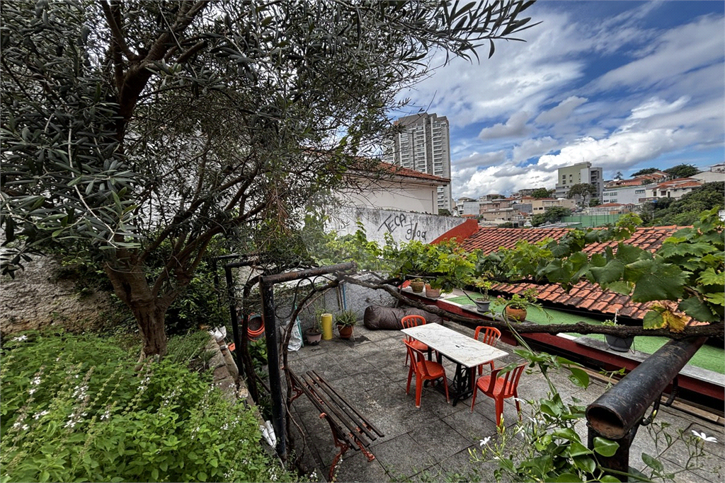 Sobrado com 762 m² de terreno  com 4 dormitórios e 4 vagas em Santana