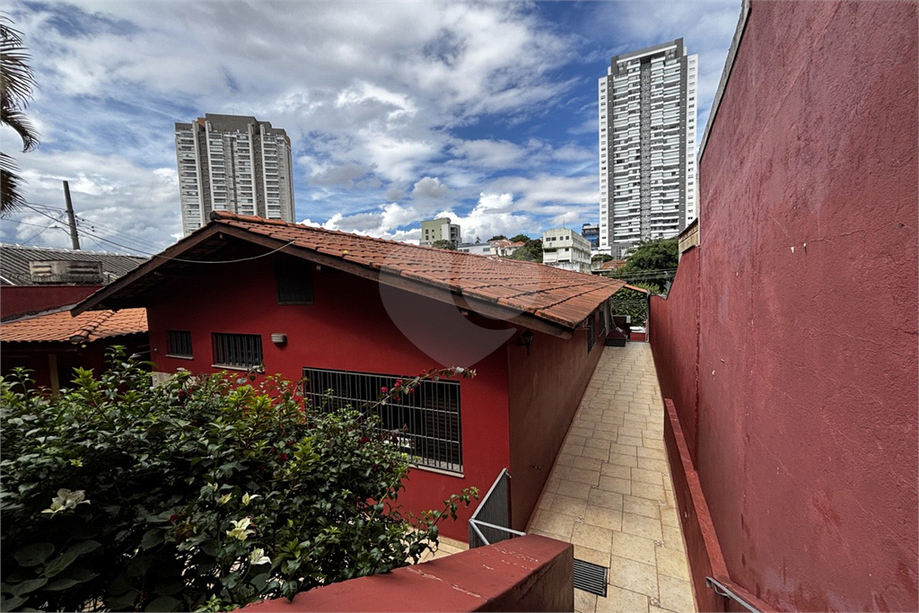 Sobrado com 762 m² de terreno  com 4 dormitórios e 4 vagas em Santana