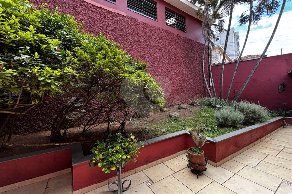 Sobrado com 762 m² de terreno  com 4 dormitórios e 4 vagas em Santana