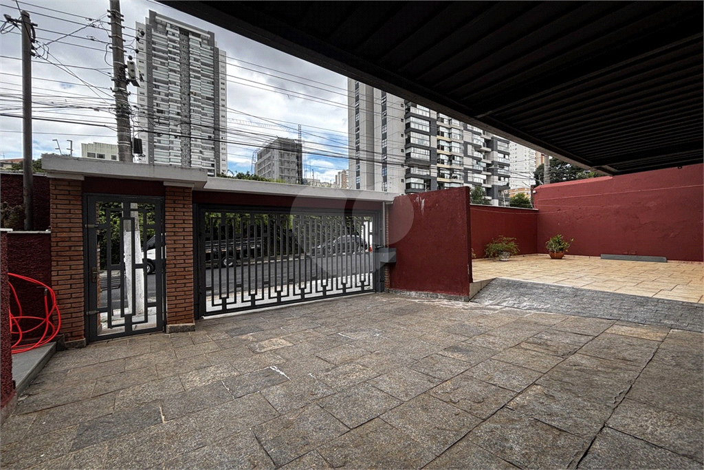 Sobrado com 762 m² de terreno  com 4 dormitórios e 4 vagas em Santana