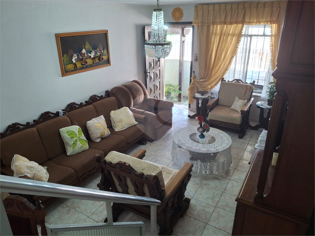 Vende-se Sobrado com 4 quartos no bairro do Limão