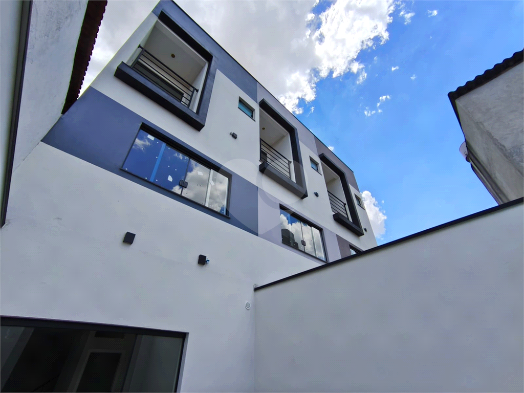 2 km metro parada inglesa sobrado com 3 suites 2 vagas e quintal com  espaço gourmet 