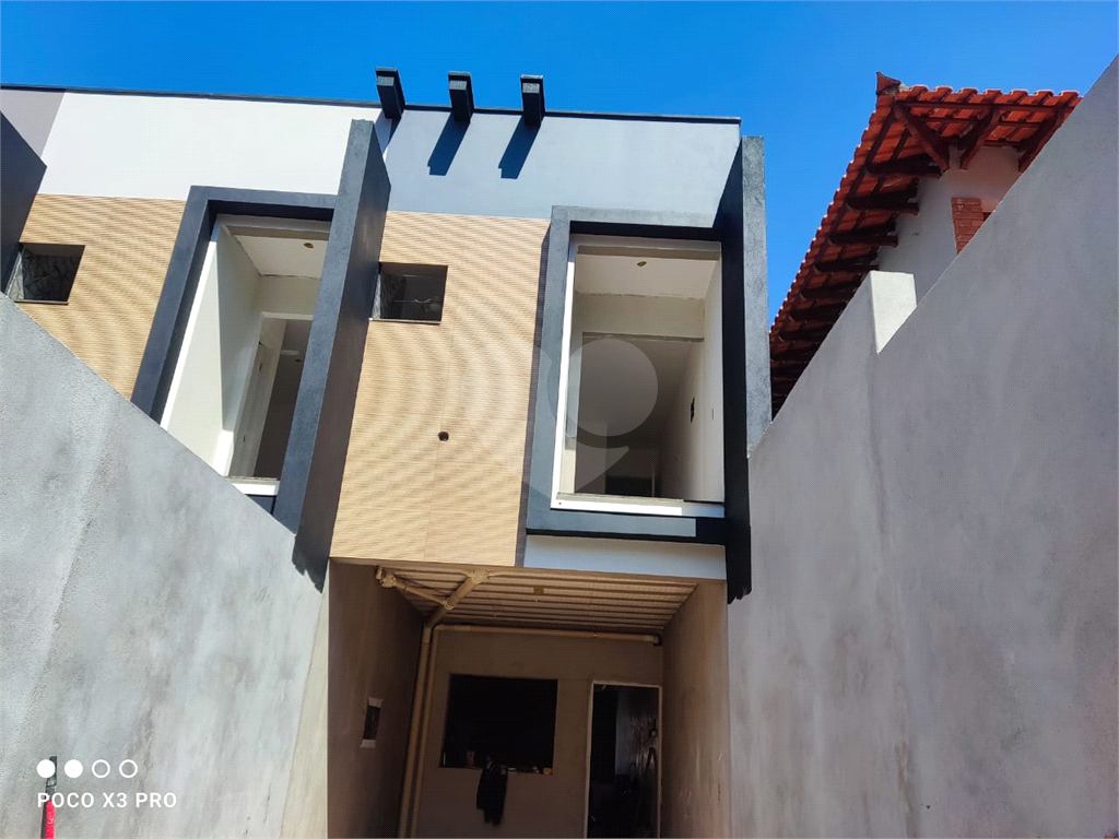 na parada inglesa sobrado com 3 suites 2 vagas e quintal com  espaço gourmet 