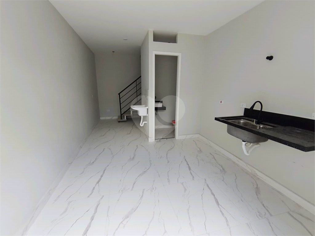 2 km metro parada inglesa sobrado com 3 suites 2 vagas e quintal com  espaço gourmet 