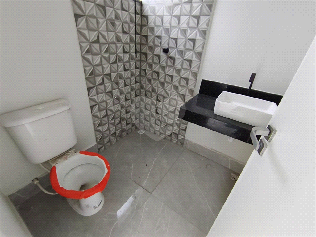 2 km metro parada inglesa sobrado com 3 suites 2 vagas e quintal com  espaço gourmet 