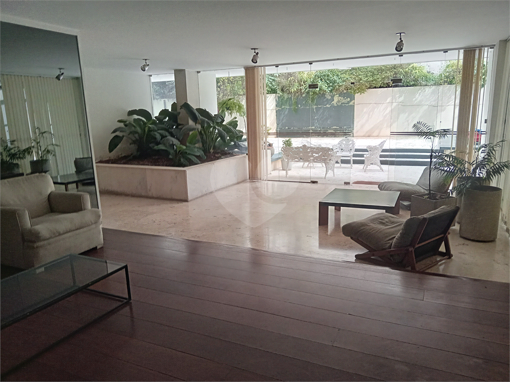 Apartamento Mobiliado para Venda ou Locação no Itaim Bibi